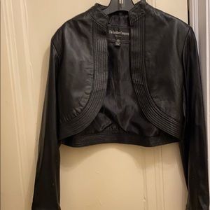 Cute crop leather jacket!